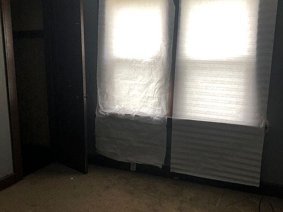 5th image of 9710 Nelson Ave Unit 1