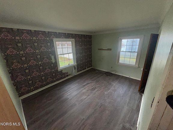 5th image of 1909 Atwood Rd