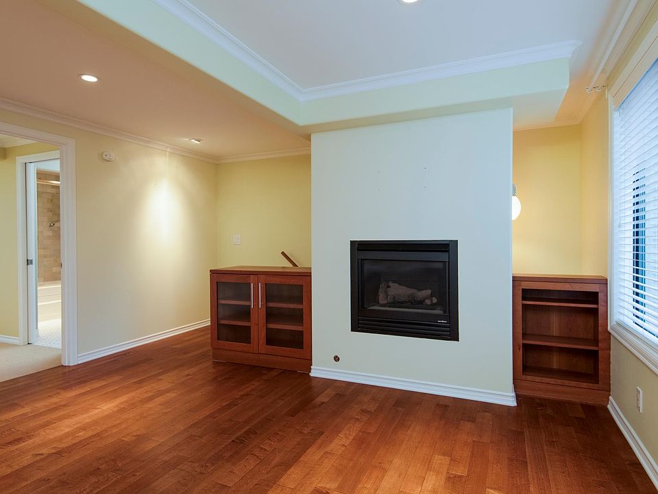 1st image of 10109 NE 12th St #8
