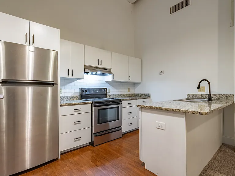 Dannenberg Lofts — Photo 24