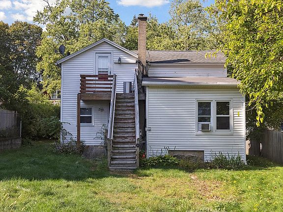 4th image of 142 Langdon Ave NE #2