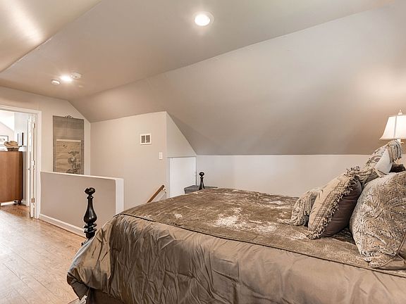 5th image of 4006 Vacation Ln