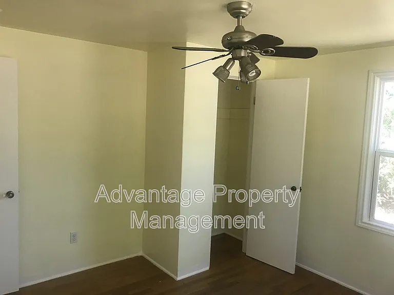 615 SE Atwood Ave — Photo 6