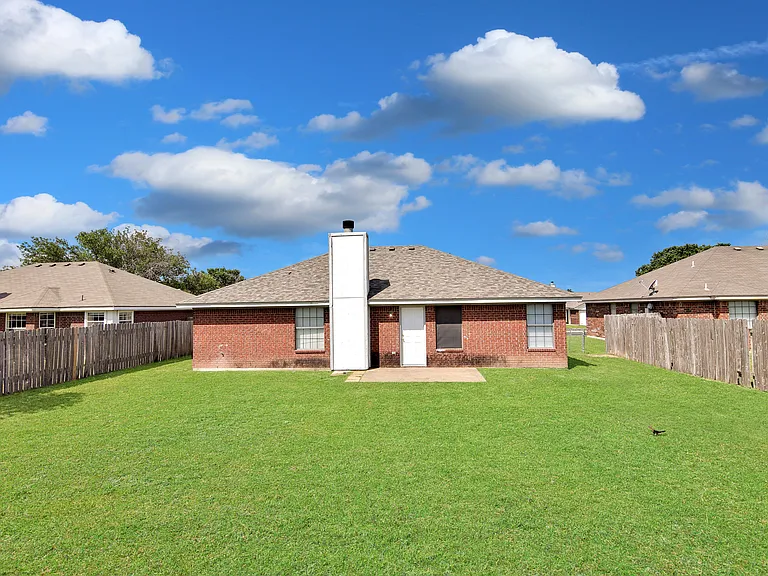 3817 Sawtooth Dr — Photo 15