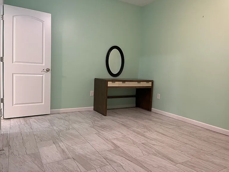 213 Duchess Ct — Photo 14