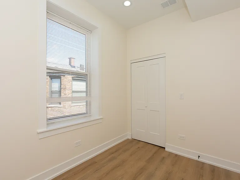 2036 N Hoyne Ave #2 — Photo 13