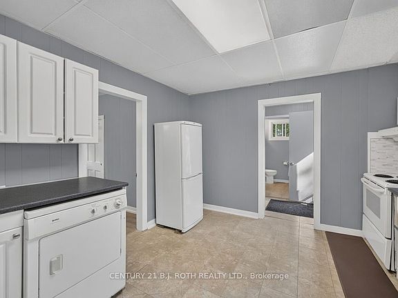 5th image of 232 Mary St