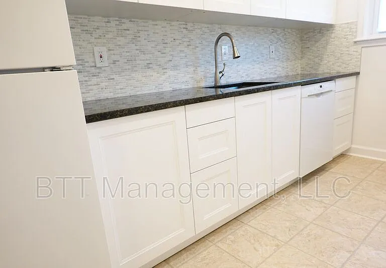 8802 Plymouth St #6 — Photo 16