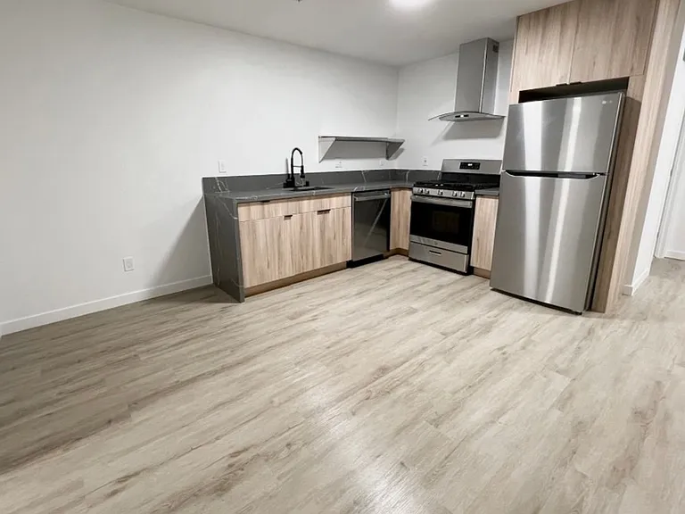 1577 N Fair Oaks Ave — Photo 1