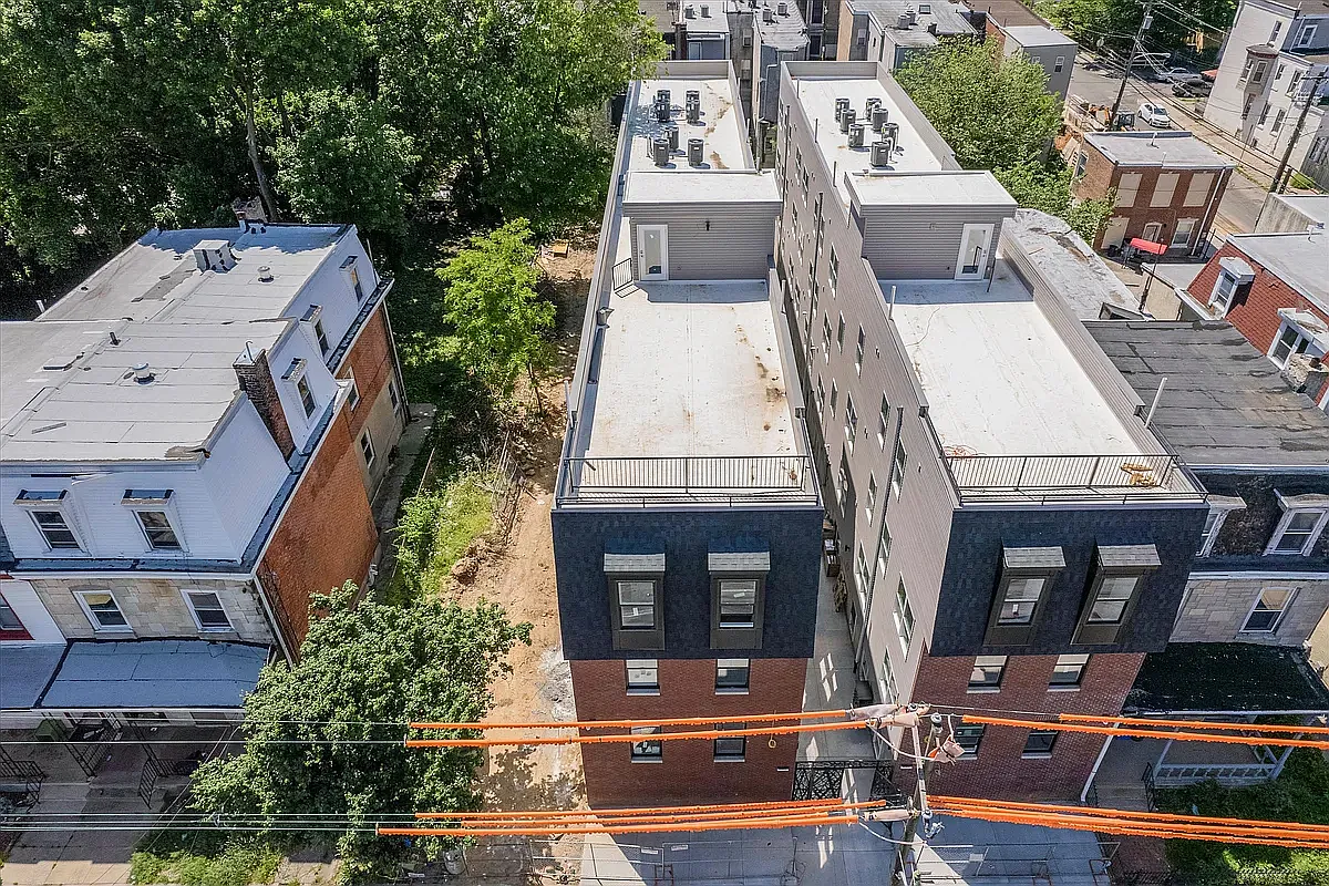 2 bed, 700 sqft, $1,600 — Photo 3