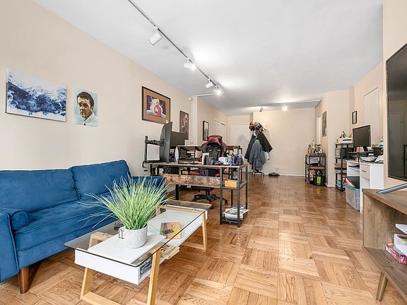 4th image of 155 E 34th St APT 5N