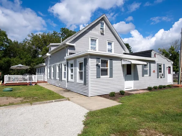 595 Main St, Acushnet, MA 02743