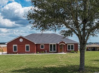 700 Lake Valley Dr, La Vernia, TX 78121