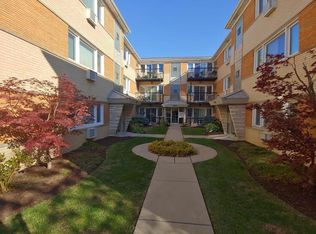 5446 W Higgins Ave APT 11, Chicago, IL 60630
