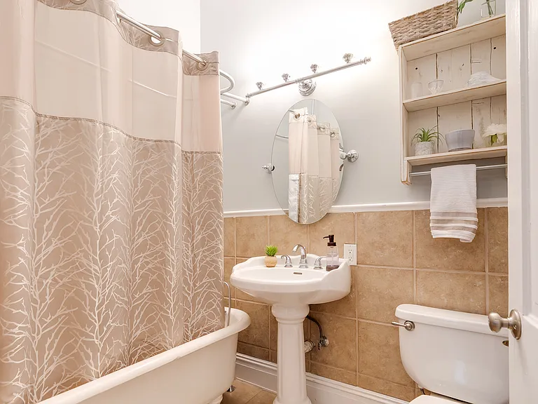 426 Chimborazo Blvd — Photo 10