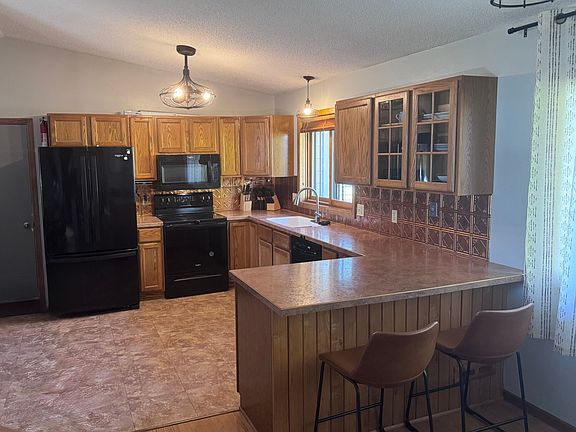 4th image of 1002 6th St SW
