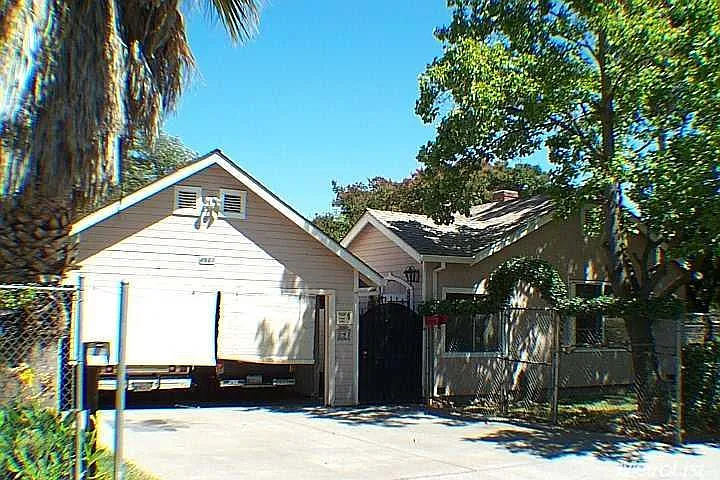 4961 36th St photo 1