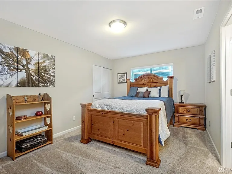 8935 Corona St NE — Photo 11