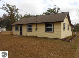 1722 Possum Track Dr, Alger, MI 48610