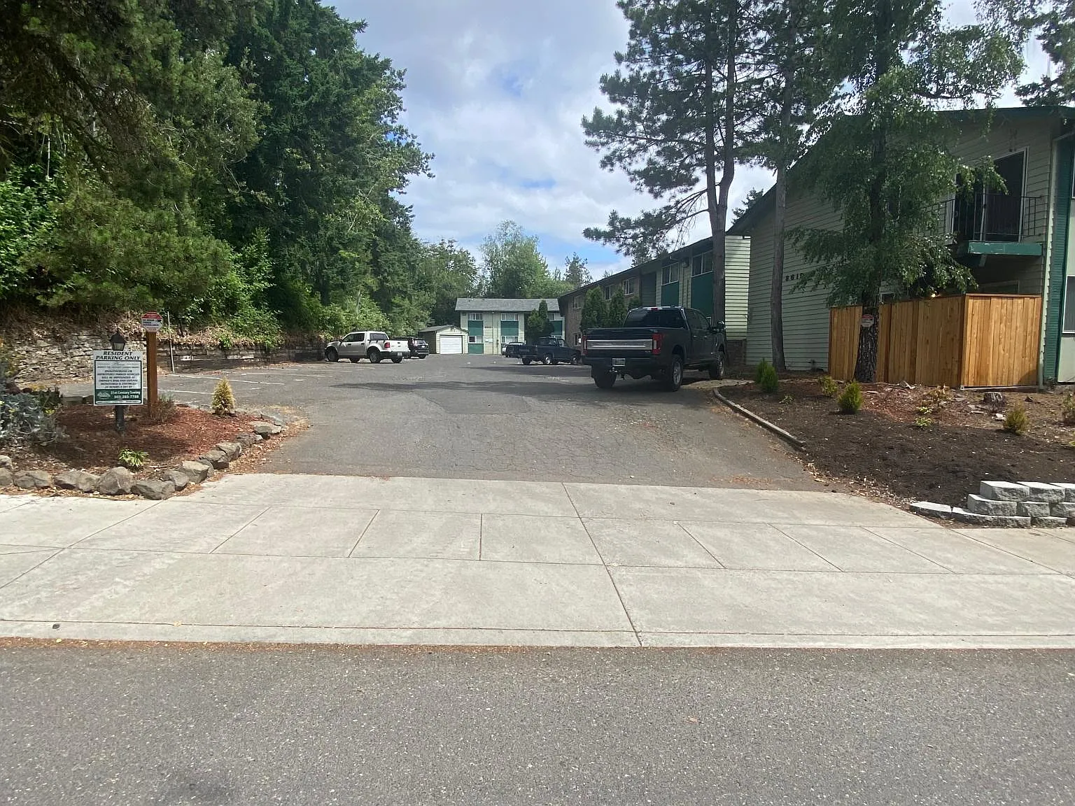 2 bed, 1125 sqft, $1,600 — Photo 3