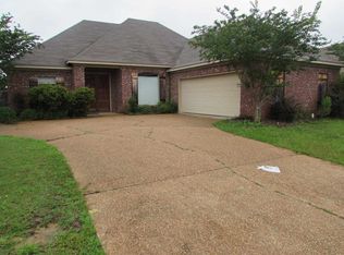 105 Harvey Cv, Canton, MS 39046
