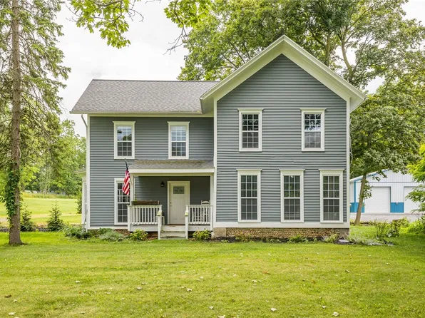 21 State St, Bloomfield, NY 14469