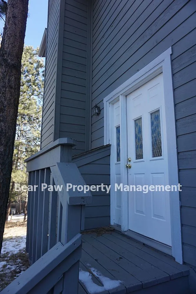 Building Photo - 30213 Aspen Ln