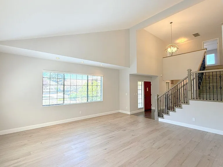 1040 Hill Meadow Pl — Photo 7