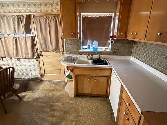 3rd image of 10952 S Emerald Ave