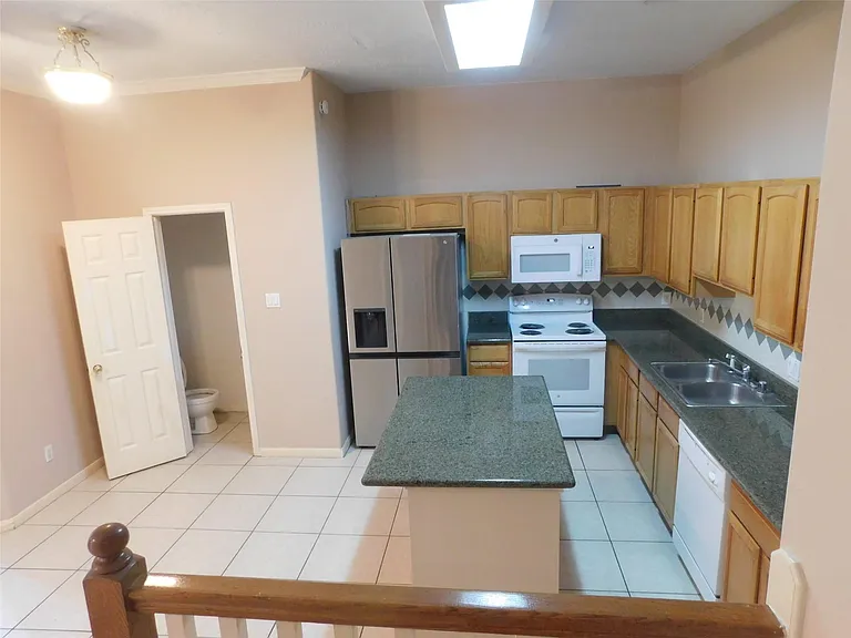 2710 Grants Lake Blvd #J2 — Photo 22
