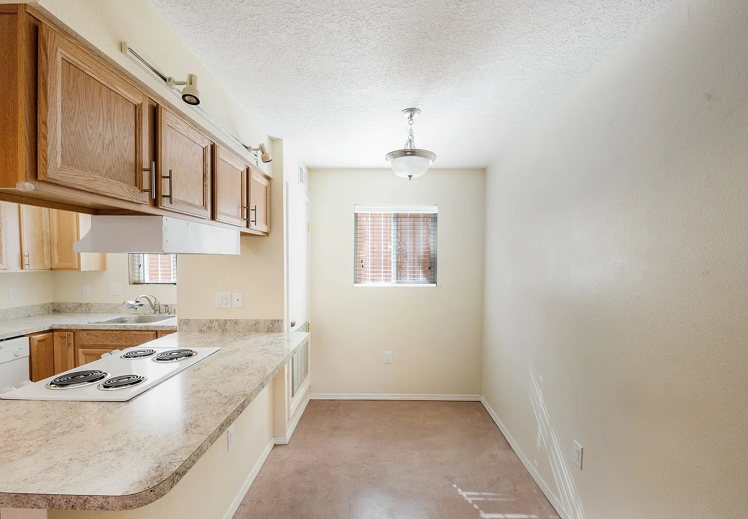 Modern 2-Story Townhome Near UNM & Nob Hill — Photo 1