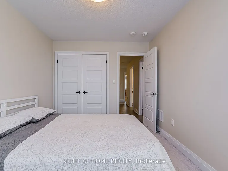 70 Westlake Cres — Photo 20