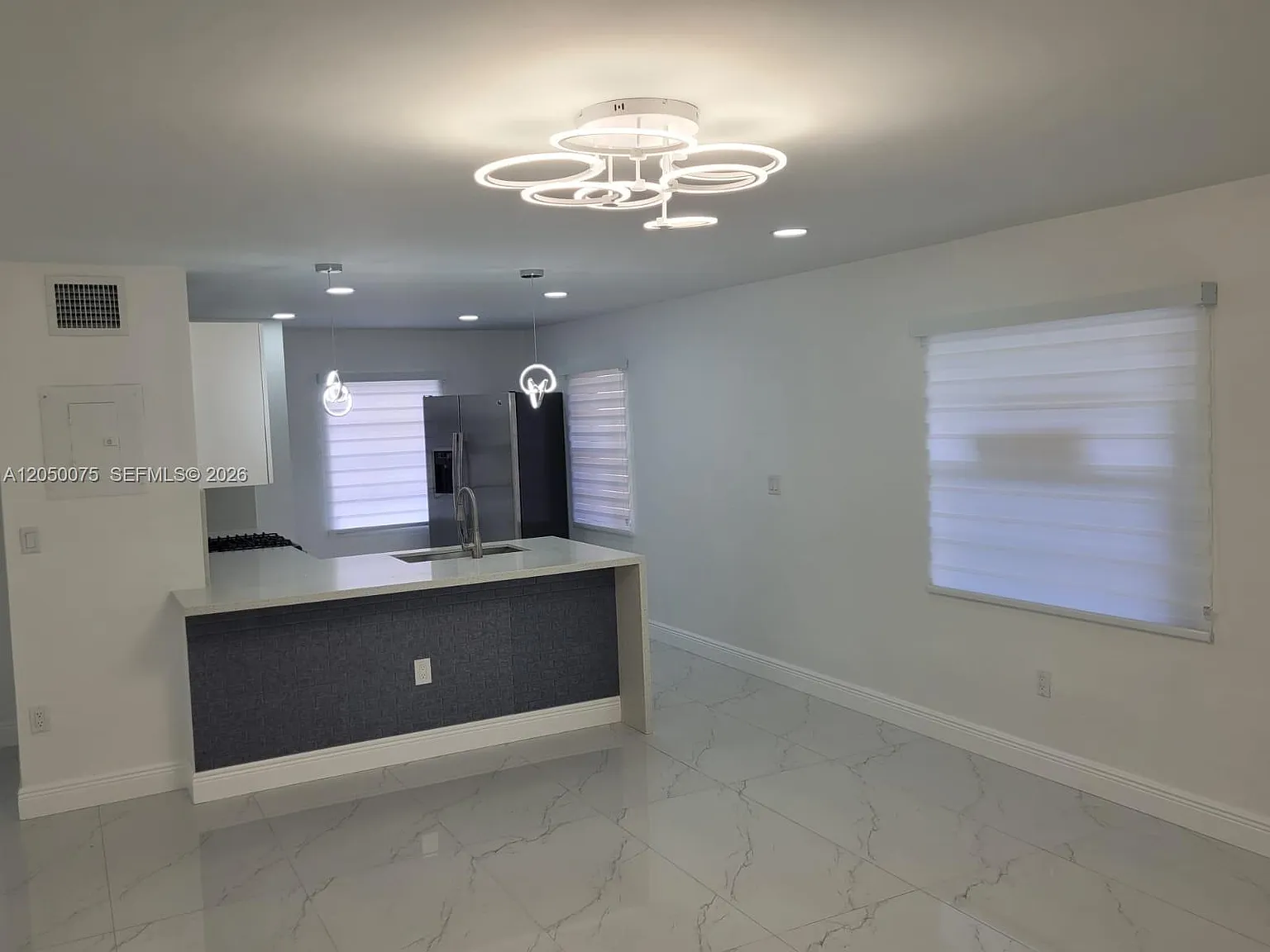 2 bed, 862 sqft, $2,500 — Photo 2