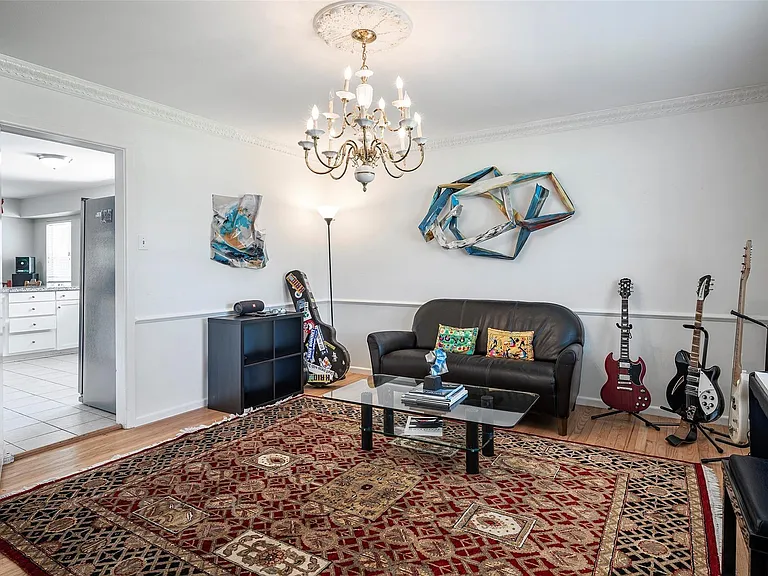 6814 Pemberton Dr — Photo 5