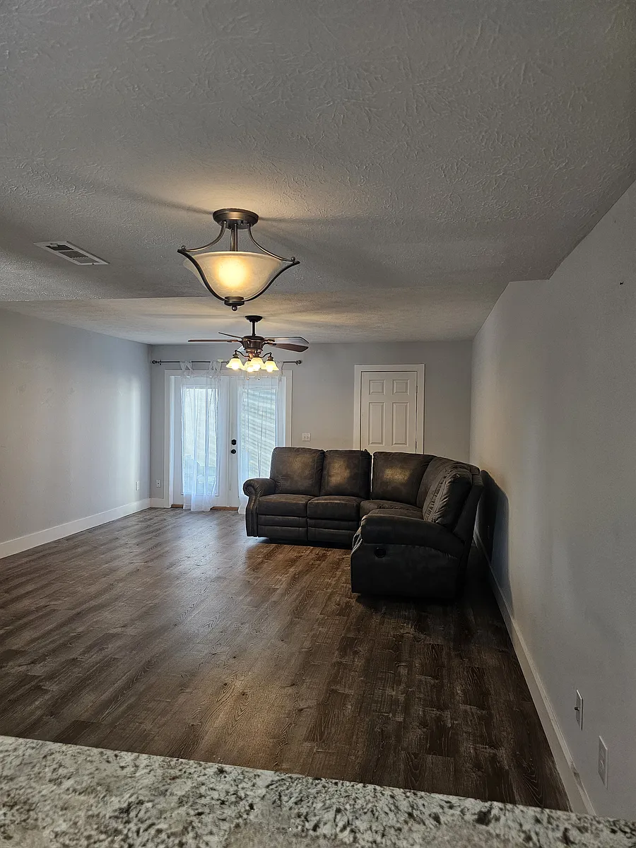 Building Photo - 8019 Beach Dr