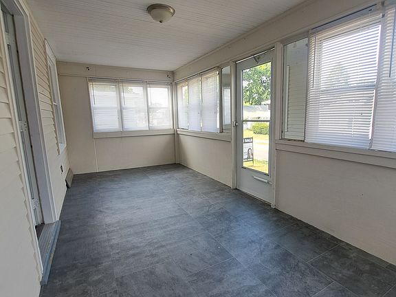 2nd image of 402 E Fairview Ave