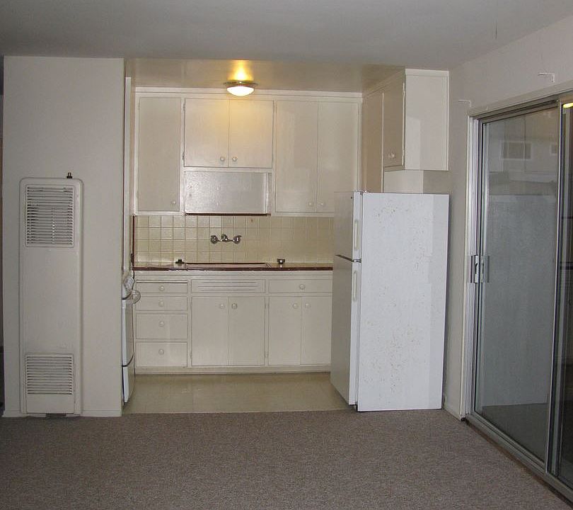 2nd image of 774 Coleman Ave APT B