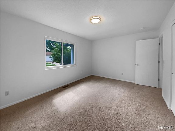 4th image of 2118 Hungerford Dr