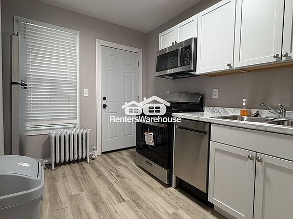 2nd image of 2925 2nd Ave S #3