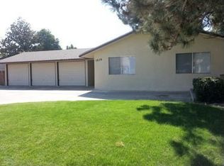 1979 W Simpson Ave, Fresno, CA