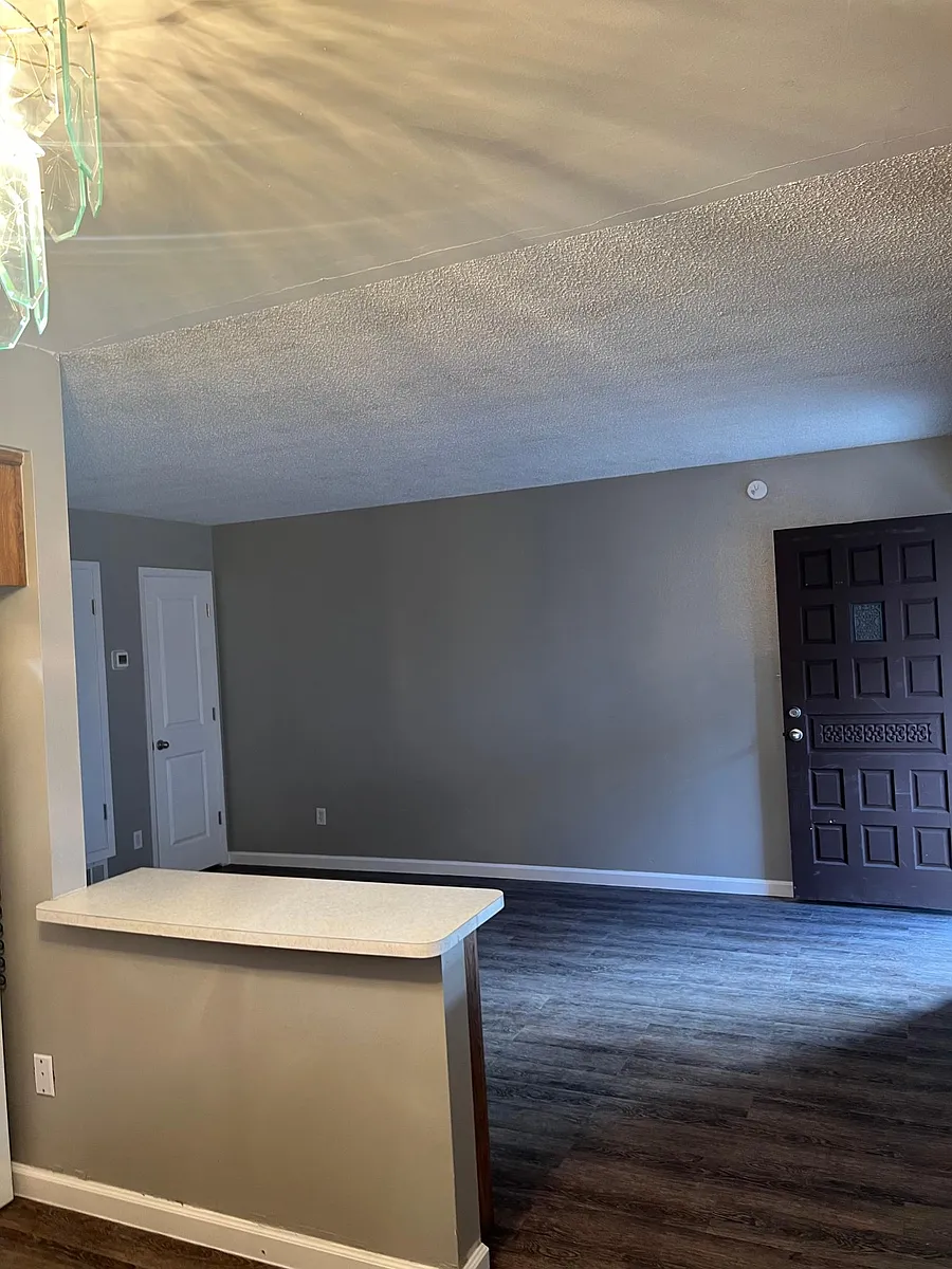 Building Photo - 3608 Lafayette Dr NE #B