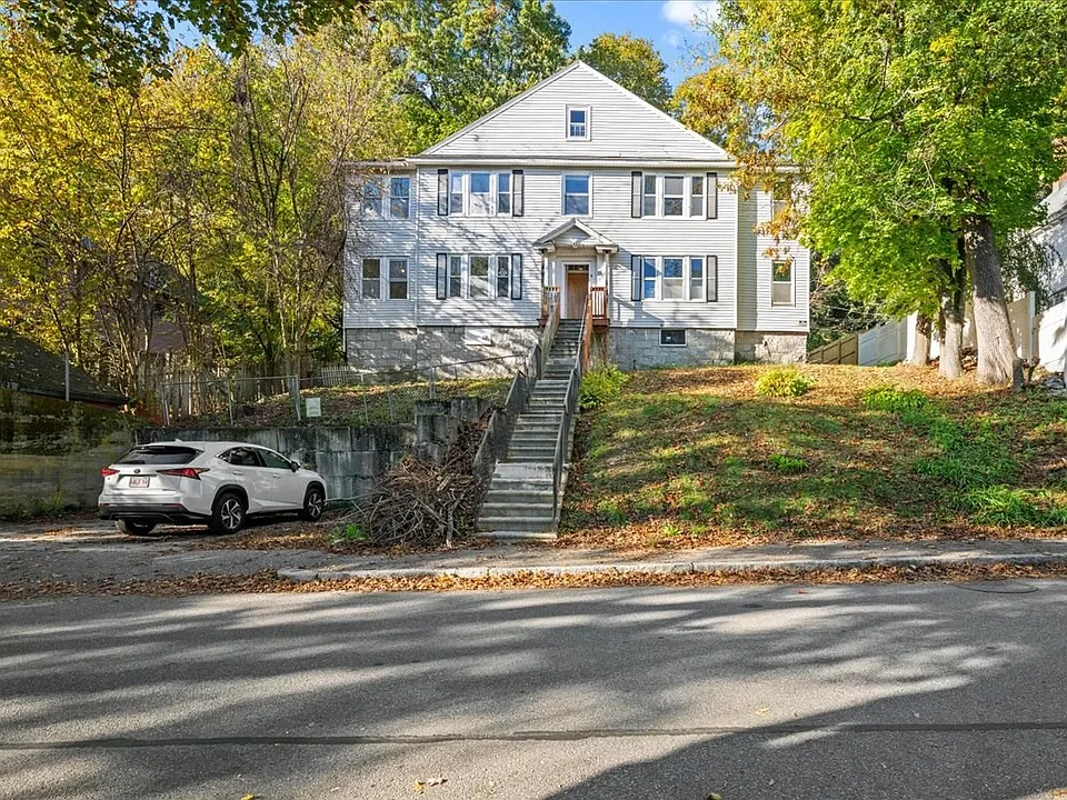 15 Circuit Ave E #2-R