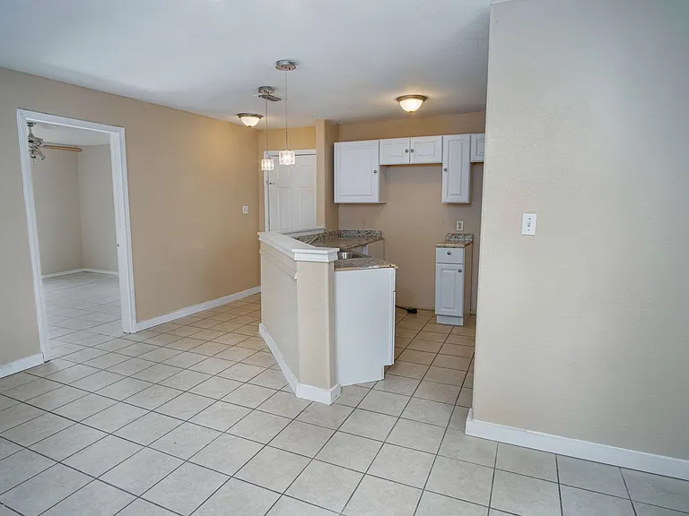 717 N Colorado St — Photo 10