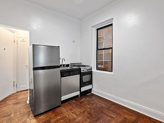 3rd image of 715 E 5th St APT 4b