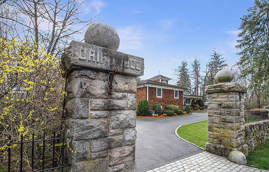 1st image of 988 Orienta Ave