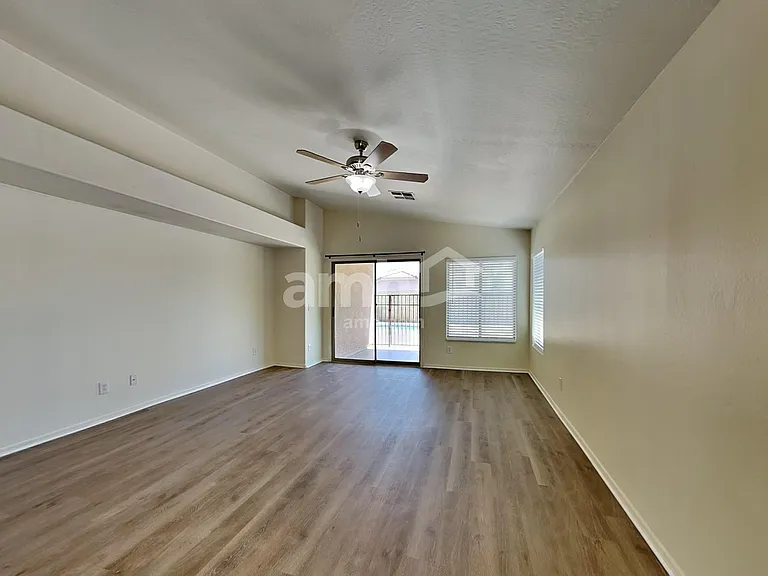 11837 W Flanagan St — Photo 5