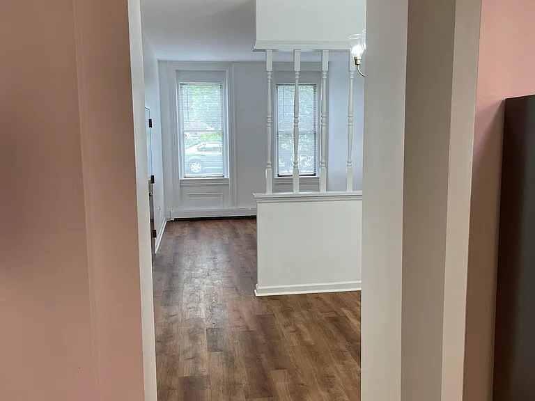 669 Ferry St — Photo 9