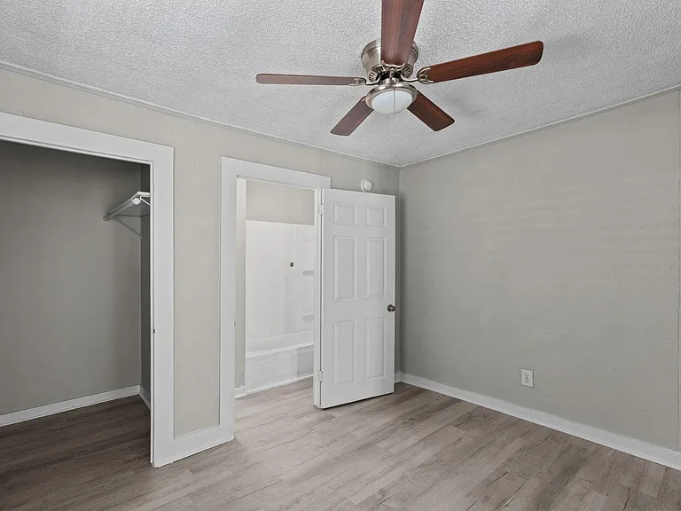 3116 Avenue L #8 — Photo 7