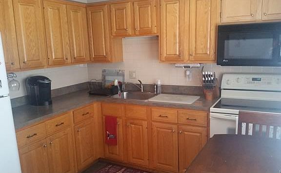 2nd image of 29139 Tessmer Ct #1