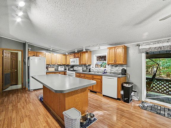 4th image of 1084 Brandy Ln